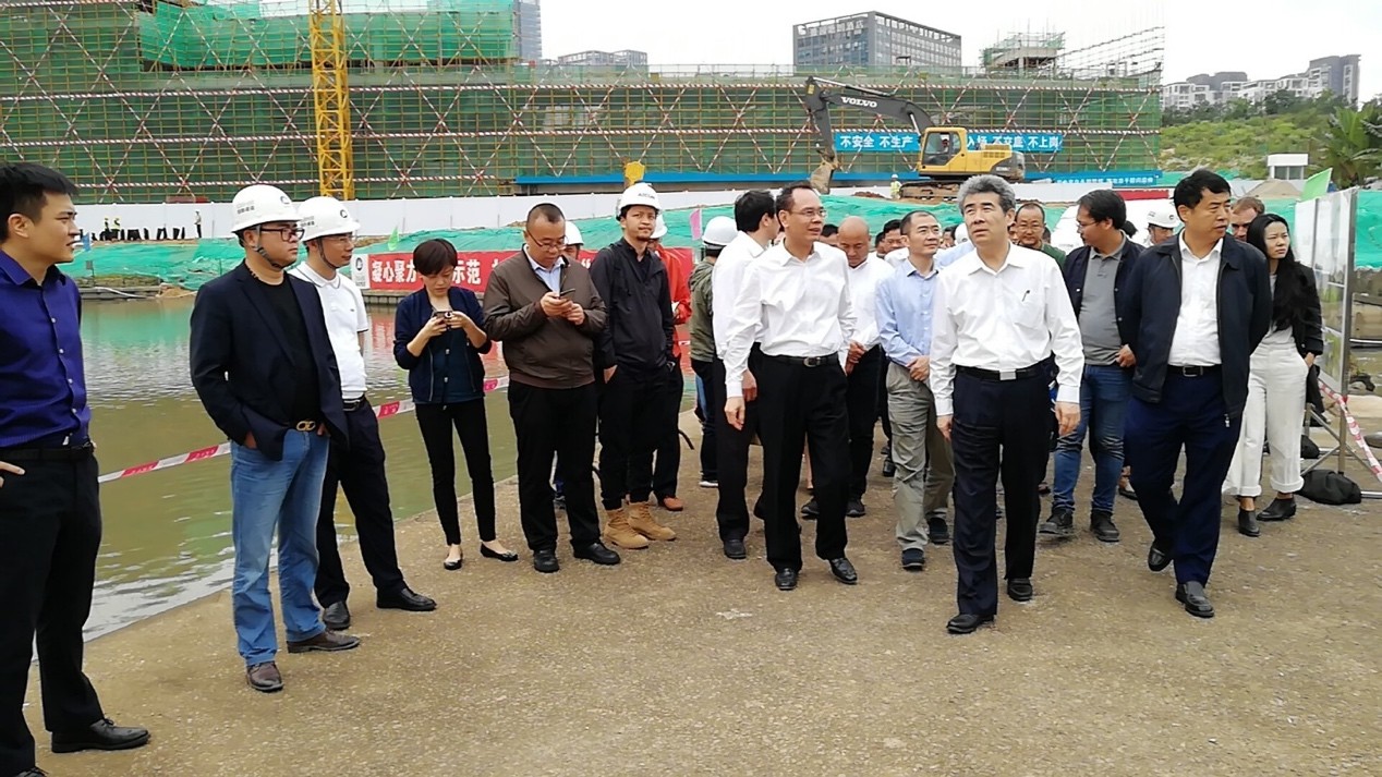 深圳市委常委、常務(wù)副市長劉慶生考察港灣工程公司大沙河生態(tài)長廊景觀項(xiàng)目